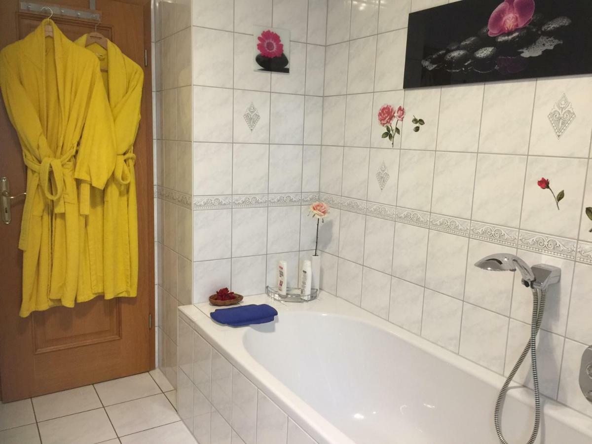 Gaestehaus Monika Hornbach Exteriör bild